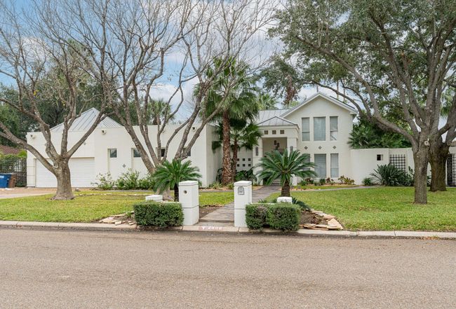 Preview of property located at 2806 Lake Shore Dr