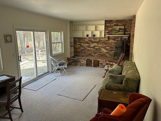 Image of 3909 Lawrence Dr
