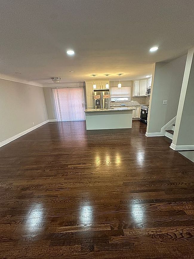 Additional photo 1 of property located at 1148 Hollywood Ave