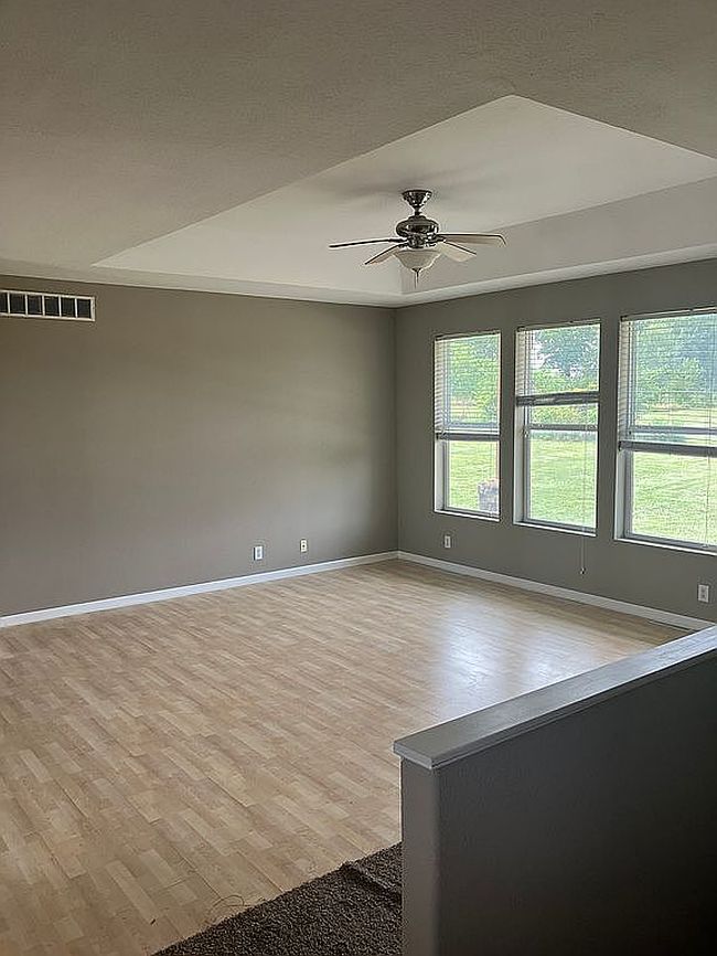 Photo of 8960 E Elkin Rd, Hallsville, MO