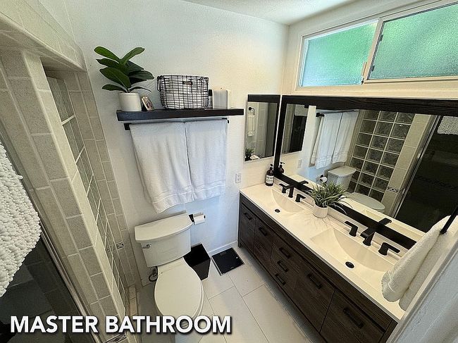 Photo of 23434 Balmoral Ln, West Hills, CA