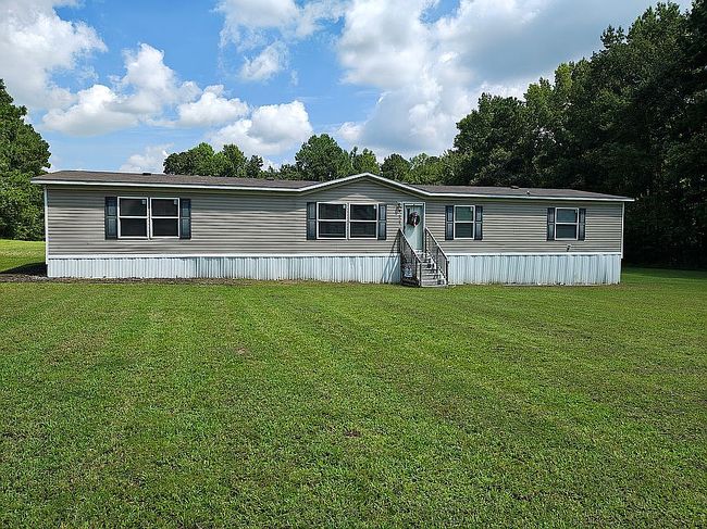 Photo of 911 Whitehall Rd, Whiteville, NC