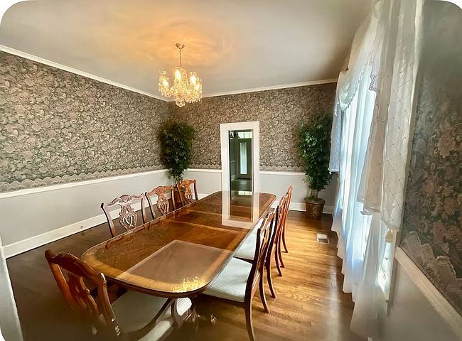 Image of 857 Prospect St