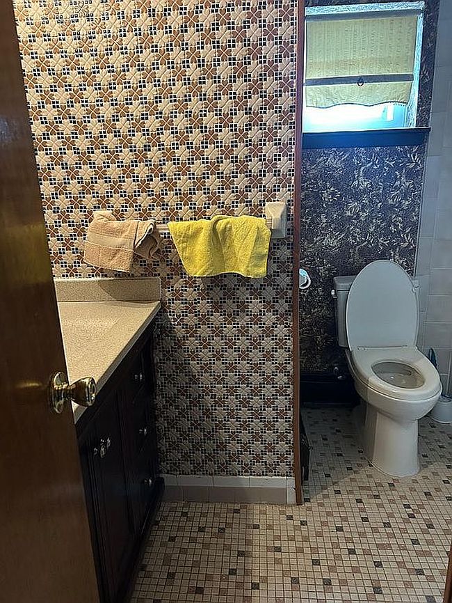 Photo of 723 Bolton Rd, Far Rockaway, NY