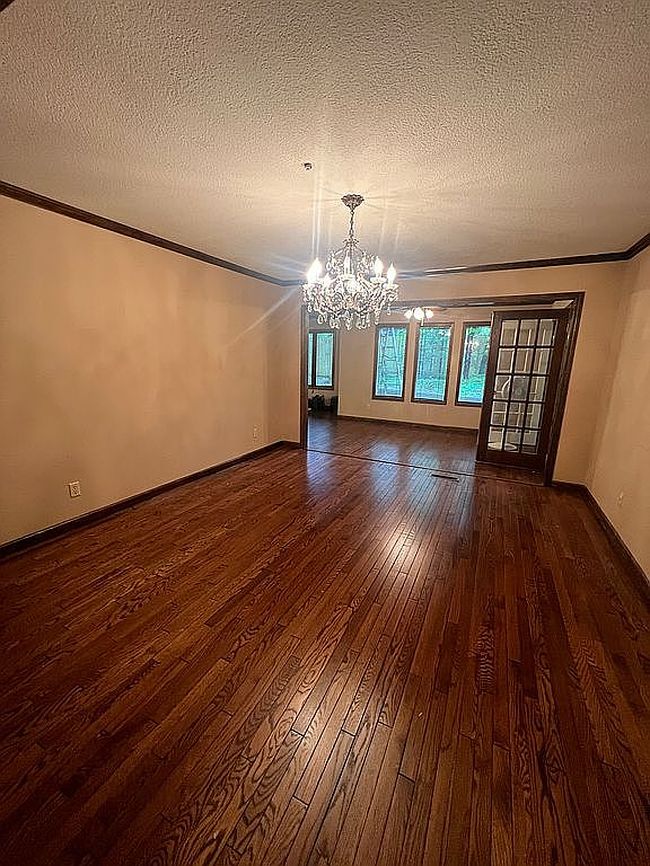 Image of 1407 Redbud Cir