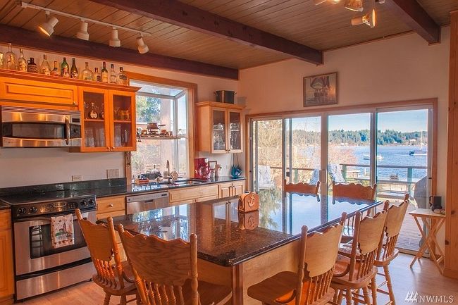 Image of 235 3rd Ct