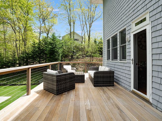 Photo of 4 Bayview Ave, Shelter Island Heights, NY