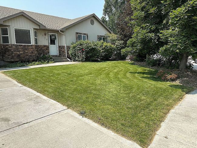 Image of 1620 Daffodil Pl