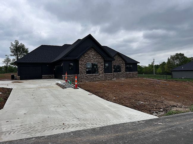 Image of 121 Red Oak