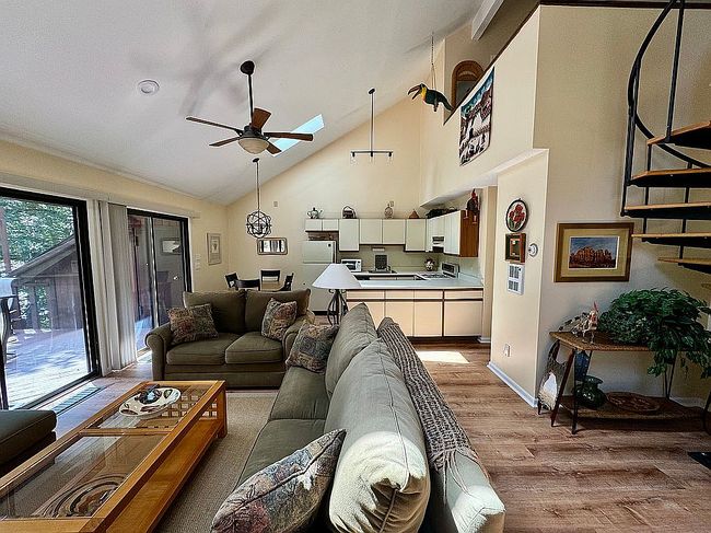 Image of 13 Sylvia Ln