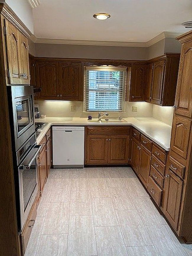 Image of 7921 Roe Ave