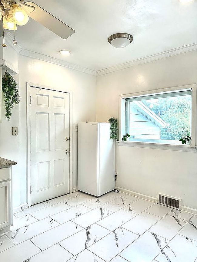 Image of 3459 Highland Park Pl