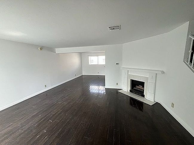 Image of 18550 Hatteras St
