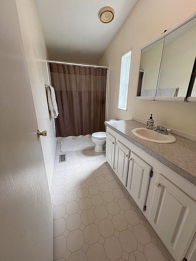 Image of 16187 Summitview Rd