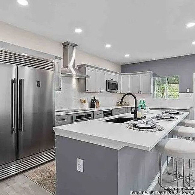 Additional photo 2 of property located at 8621 Willow Wind