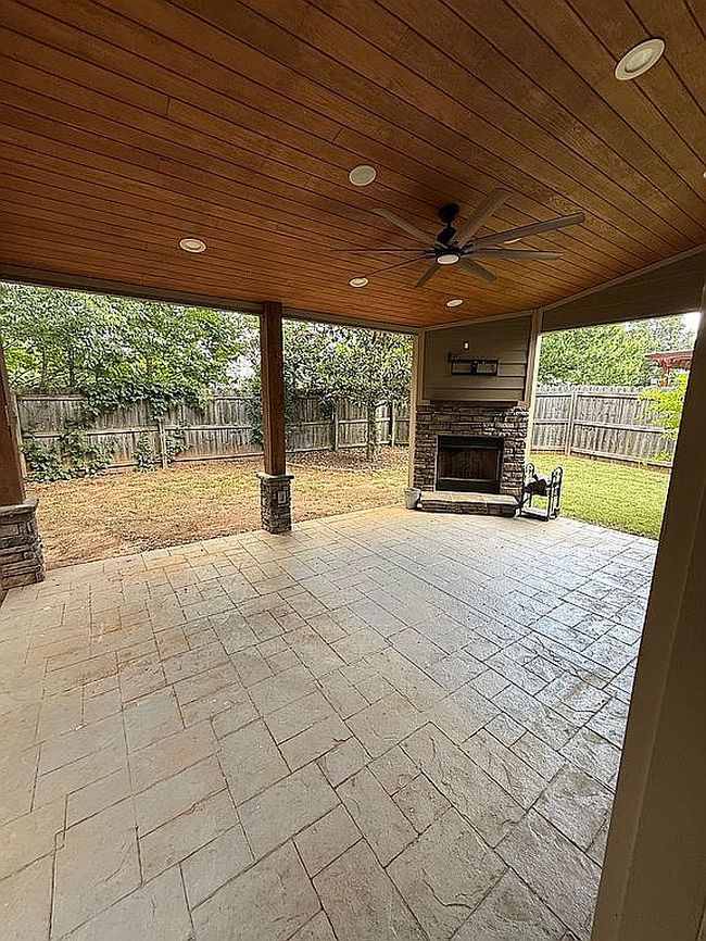 Photo of 50 Camden Village Dr, Newnan, GA