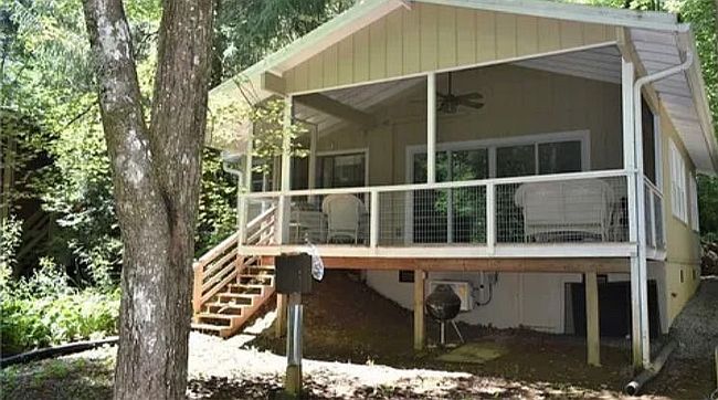 Photo of 41 Valley Ln, Newland, NC
