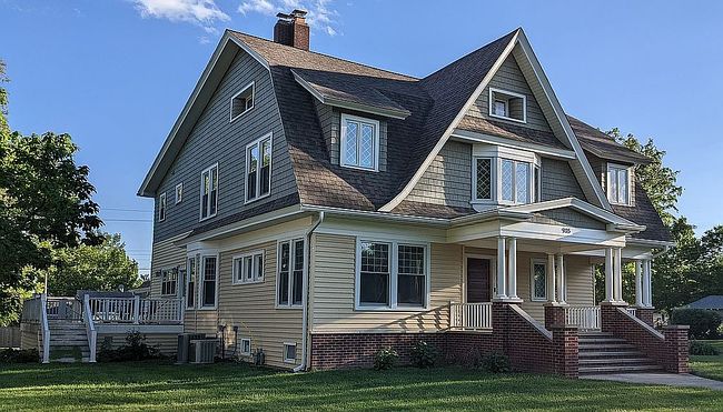 Preview of property located at 905 E 1st North St