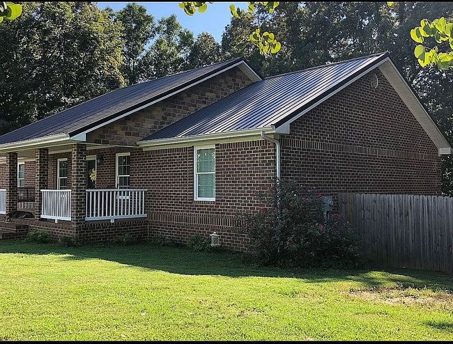 Photo of 539 Young Rd, Smiths Grove, KY