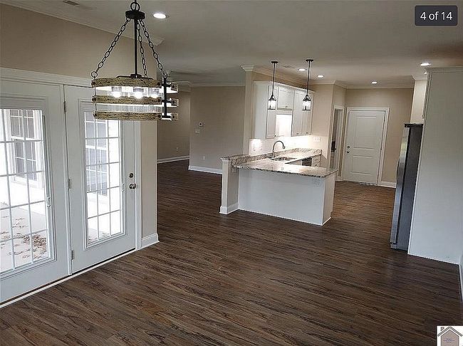 Image of 123 Long Dr