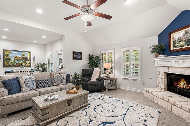 Photo of 205 Sugar Crk, Buda, TX