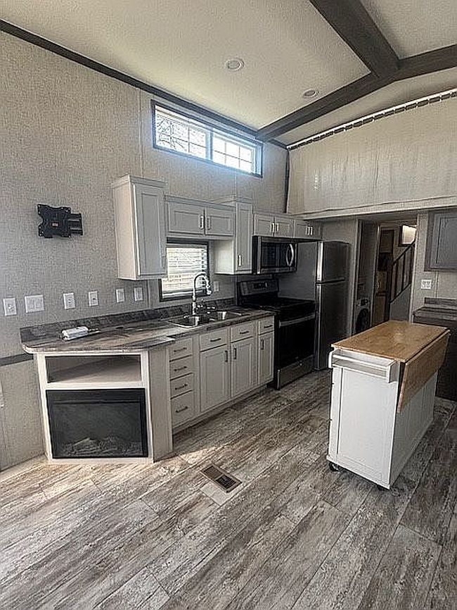 Preview of property located at 1 Ems B52 Ln #31