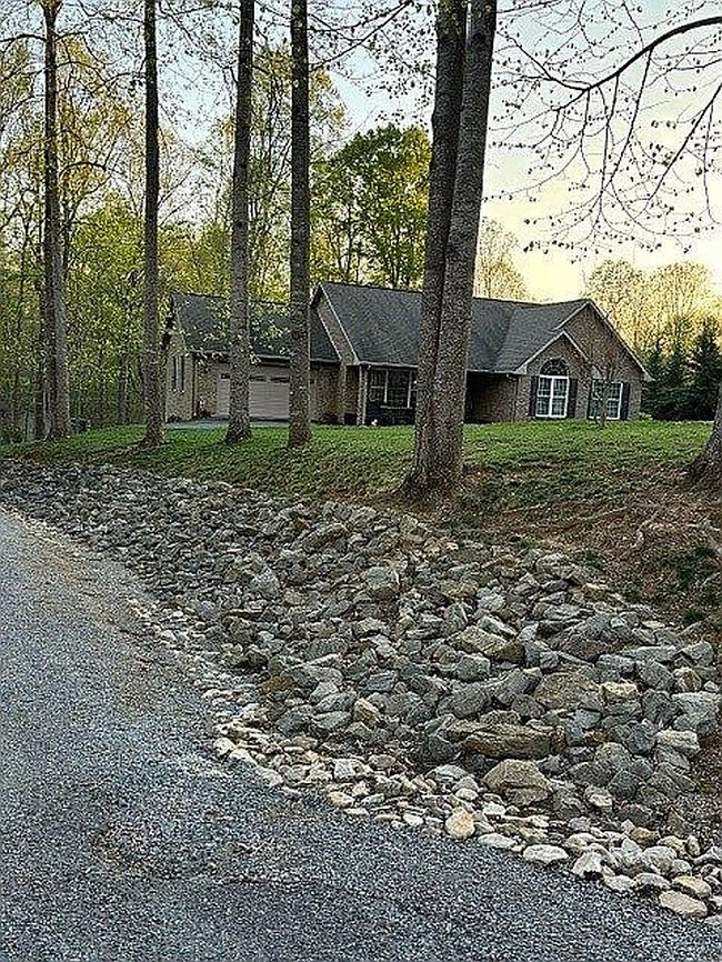 Image of 100 Lake Trail Ct