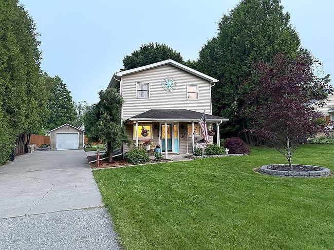 Photo of 510 W Hurlbut St, Charlevoix, MI