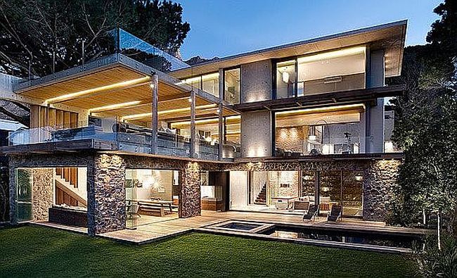 Image of 8203 West Dr