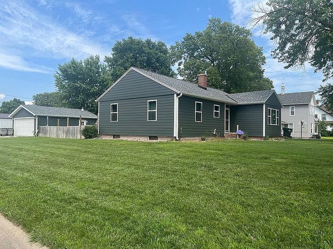 Photo of 110 W 11th St, Wood River, NE