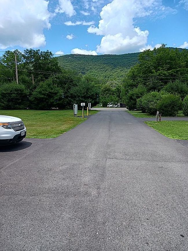 Photo of 4 Baseline Rd, Cold Spring, NY
