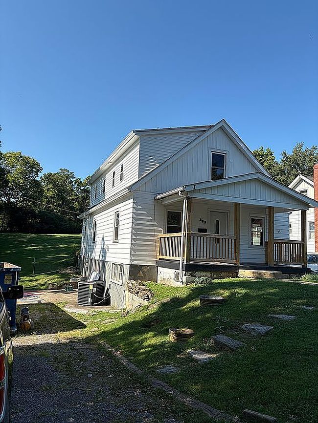 Photo of 209 Henry St