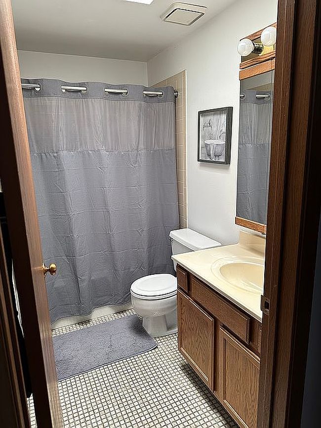 Photo of 7707 W Irving Park Rd Apt 409, Chicago, IL