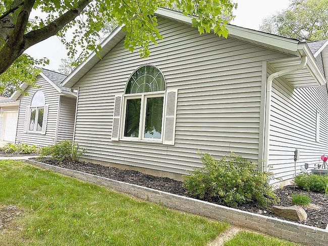 Photo of 319 N Phil Gould Dr, Hanna City, IL