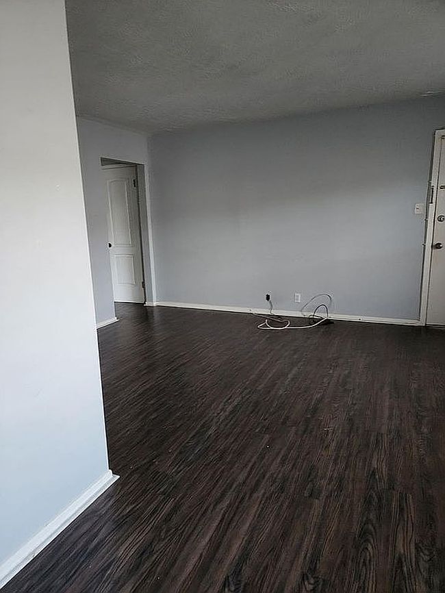 Photo of 2901 Helena Ave Apt 406, Nederland, TX