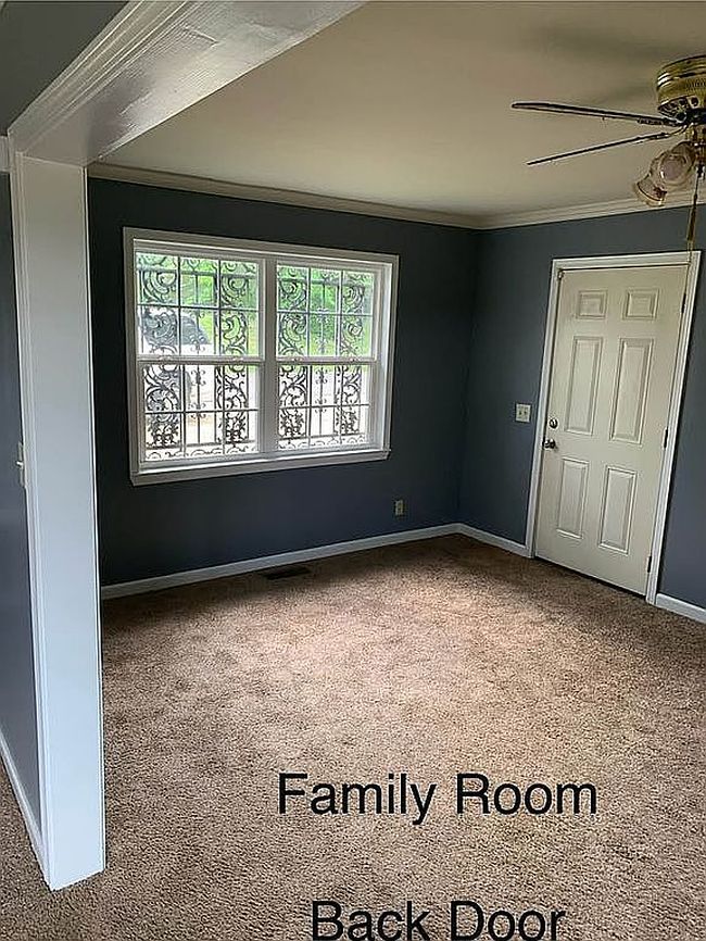 Image of 445 Oak St