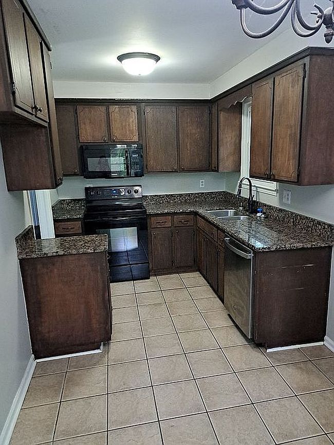 Photo of 1817 Apex Dr, Clarksville, TN