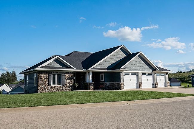 Photo of 1013 Clare Ct Nw