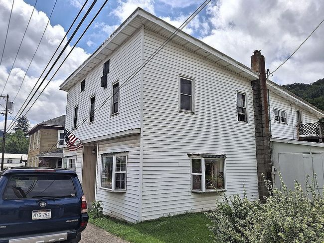 Photo of 448 Main St