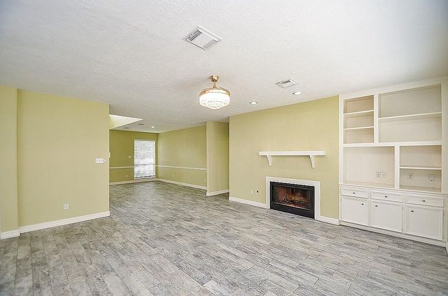 Photo of 318 N Cypress Estates Cir, Spring, TX