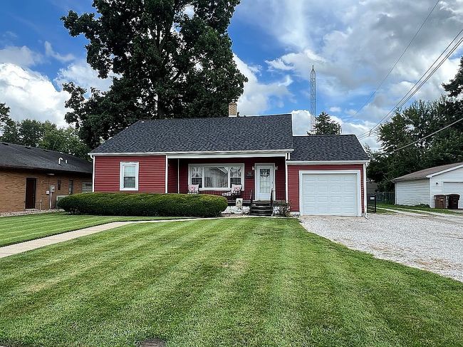 Photo of 311 W Madison St, Girard, IL