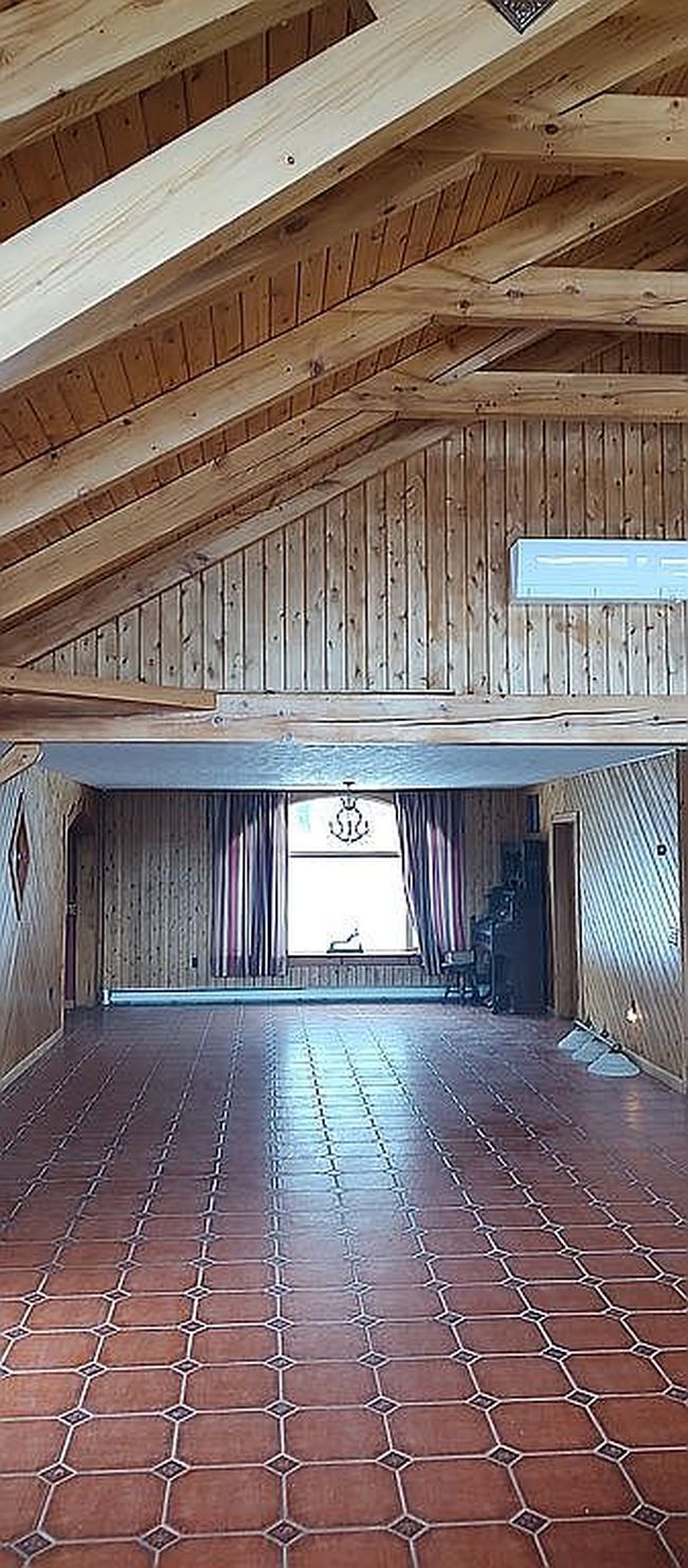 Image of 850 Barry Rd