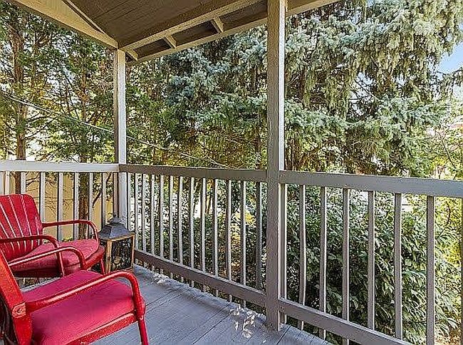 Image of 2538 Holmes St
