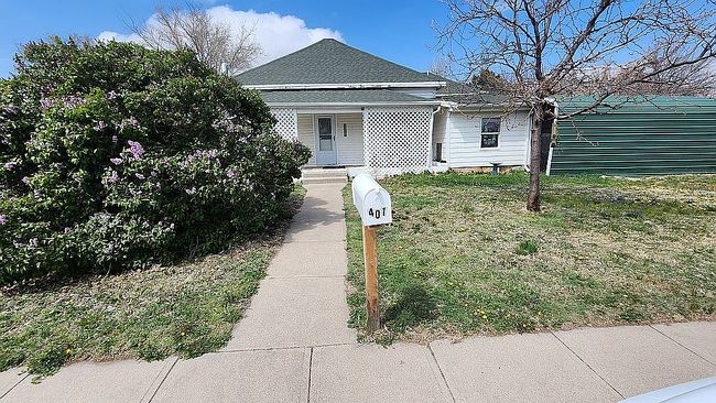 Photo of 401 E 4th St