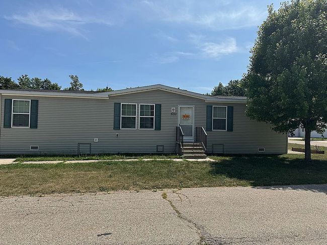 Photo of 5150 N Trotter Trl Se, Caledonia, MI