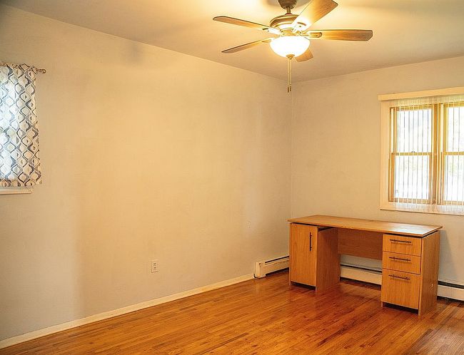 Photo of 4 Linda St, Port Jefferson Station, NY