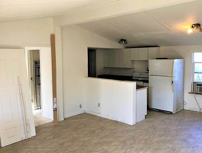 Photo of 550 S Turley Ave
