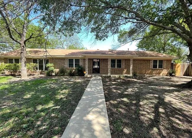 Photo of 1306 Westhill Ln, Coleman, TX