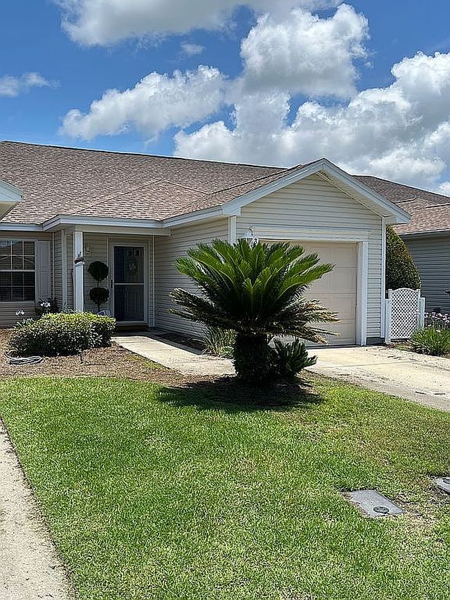 Photo of 3006 Meadow St, Lynn Haven, FL