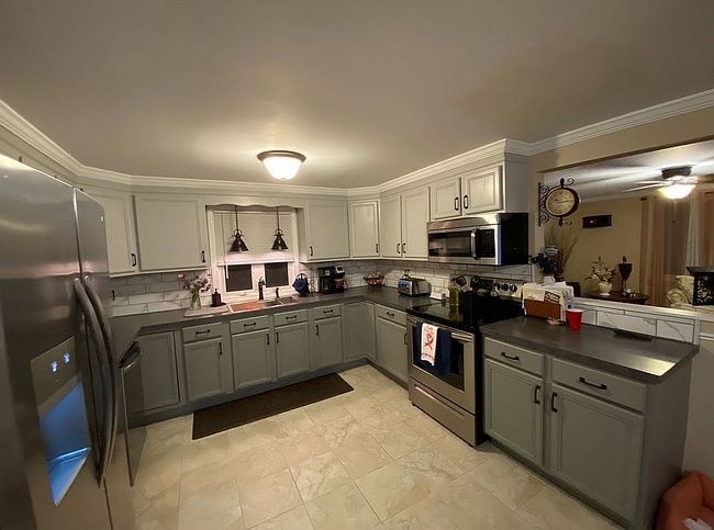 Photo of 433 Foxon Rd, East Haven, CT